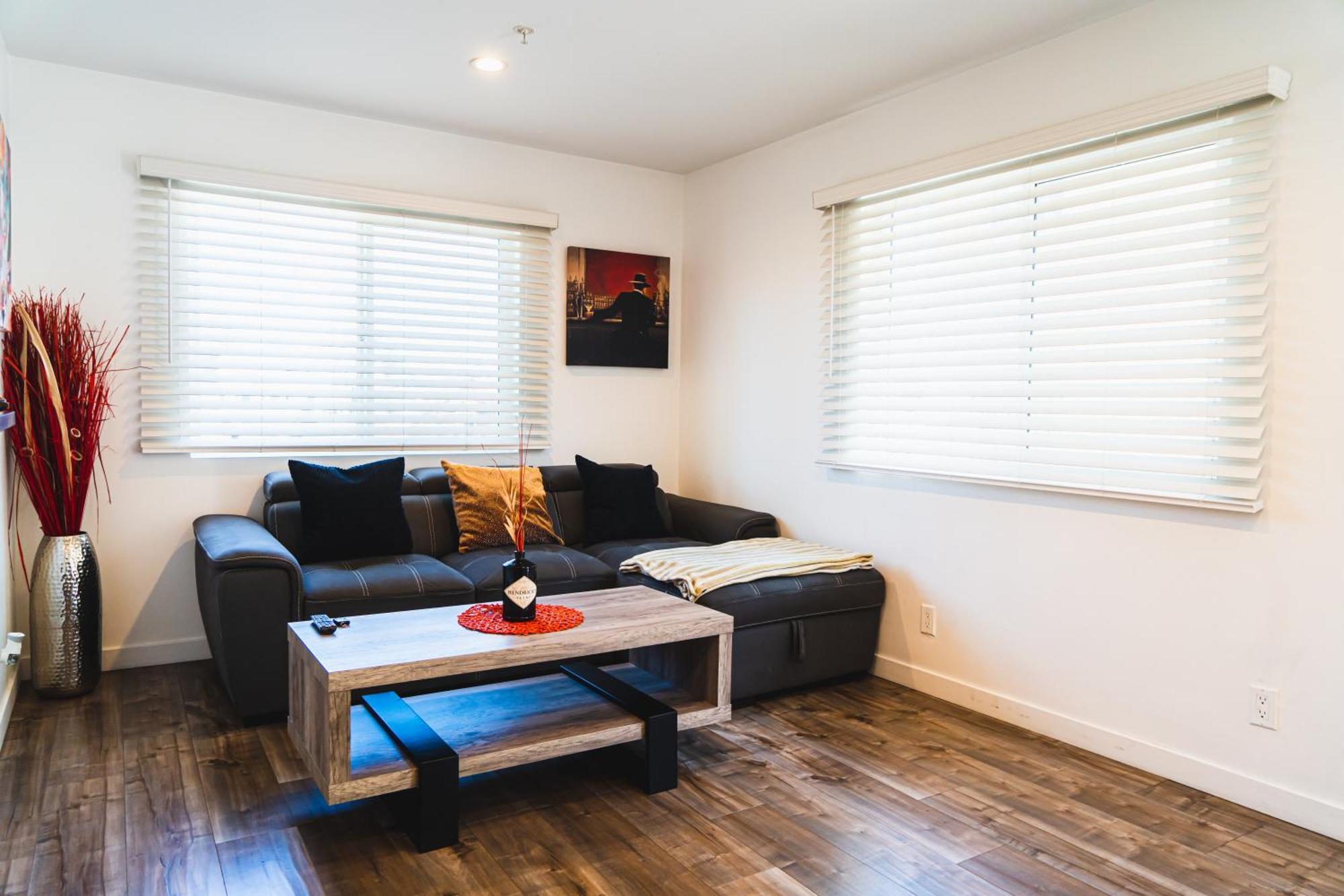Cozy Modern 1-bedroom In Koreatown, Near Hollywood Attractions *